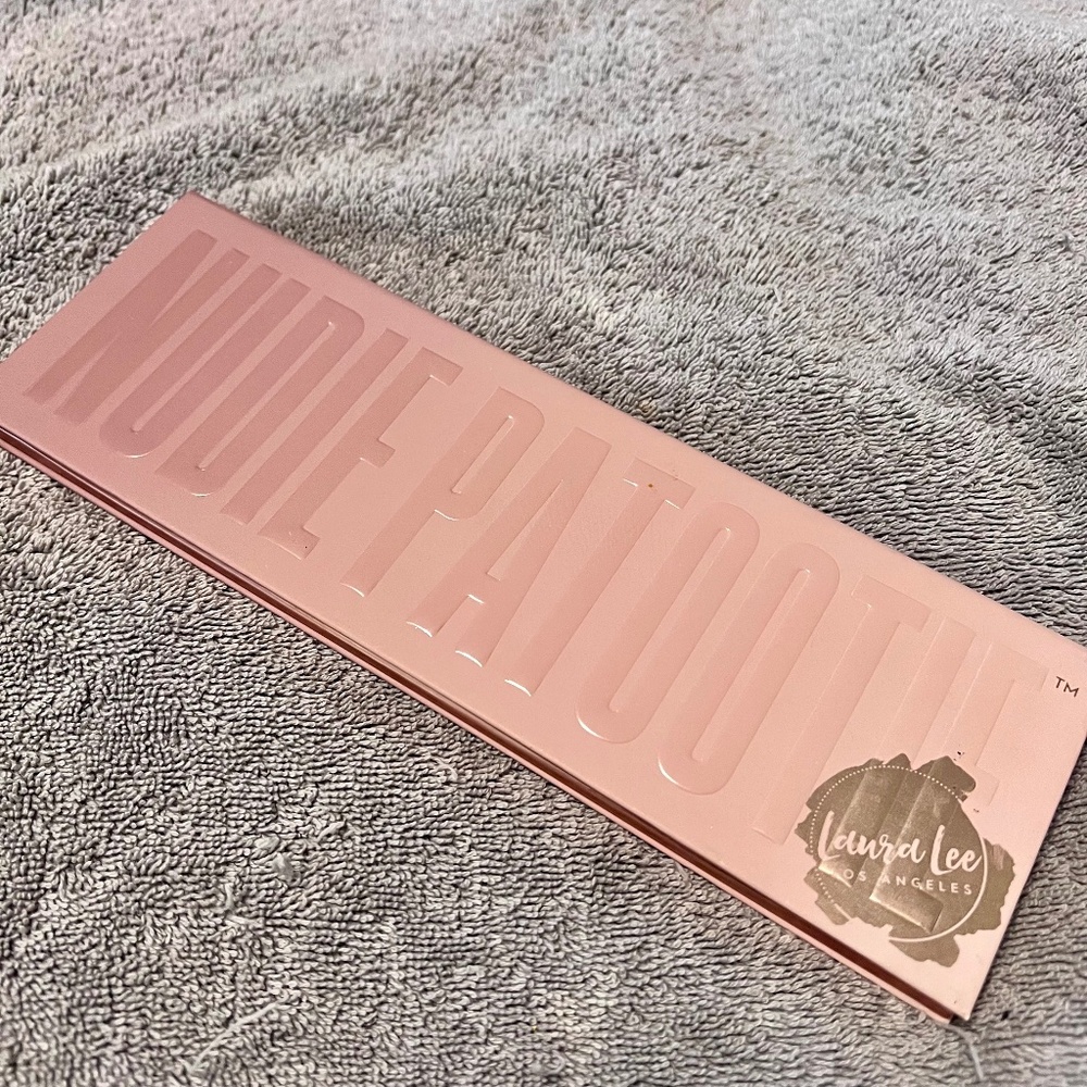 Laura Lee Los Angeles Nudie Patootie Eyeshadow Palette